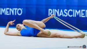 aa q mizuno lili usa ph simone ferraro sfa01424 copia